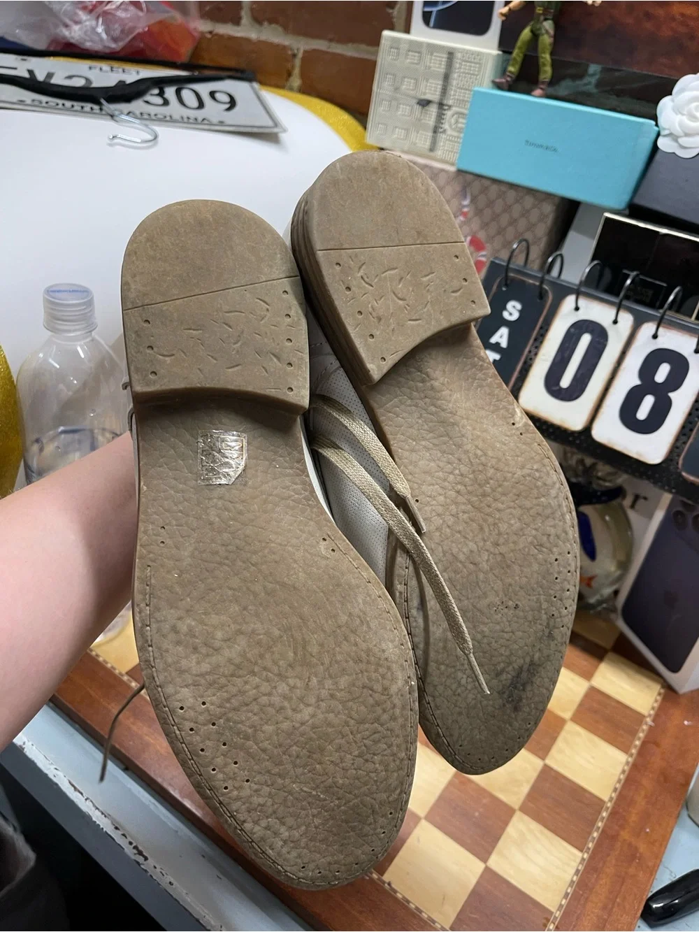 Robert Wayne cream leather casual shoes featuring side cut-outs and tan laces